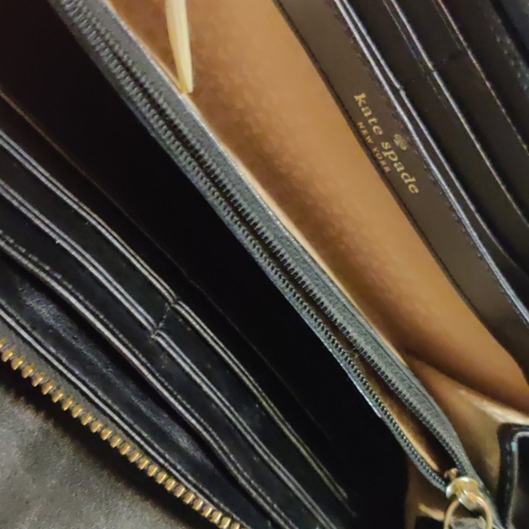 Kate Spade zip around wallet - Picture 3 of 3